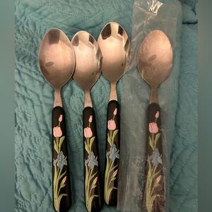 Vanessa Fairfield Floral Handled Spoons Set - Black and Pink